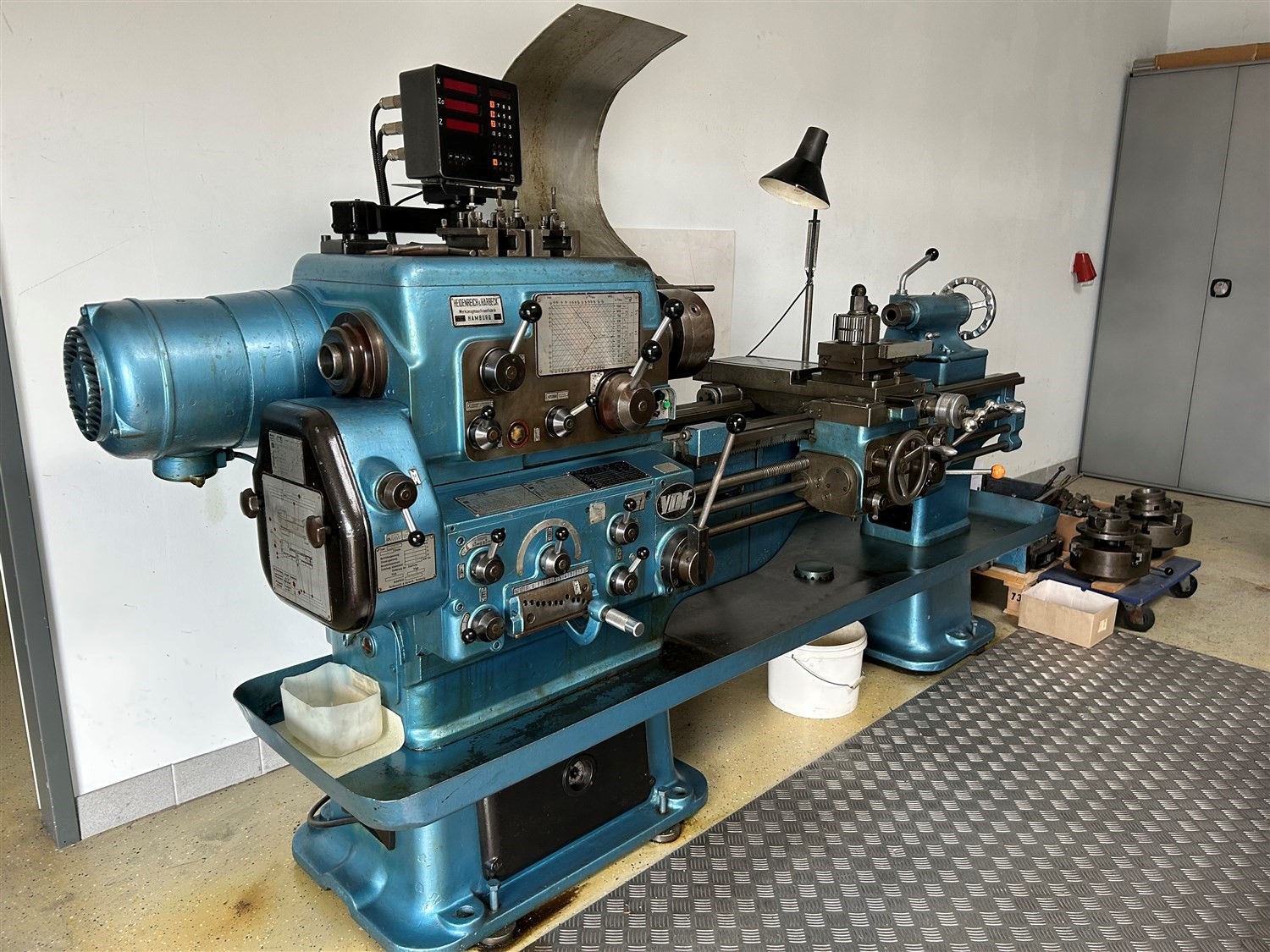 Maschinen und Büroausstattung eines Digitaldruck- und Fertigungsbetriebs